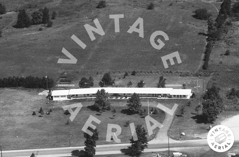 Red Arrow Motel - 1973 (newer photo)